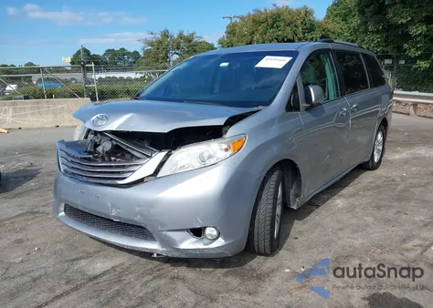 2016 Toyota Sienna Xle 8 Passenger z USA, uszkodzony, nr VIN 5TDYK3DC6GS725712